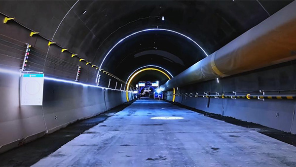 新疆伊犁西天山隧道